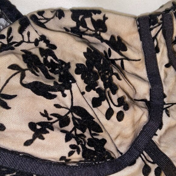 NWOT SHEIN Black and Nude Lace Crop Top - Picture 4 of 4